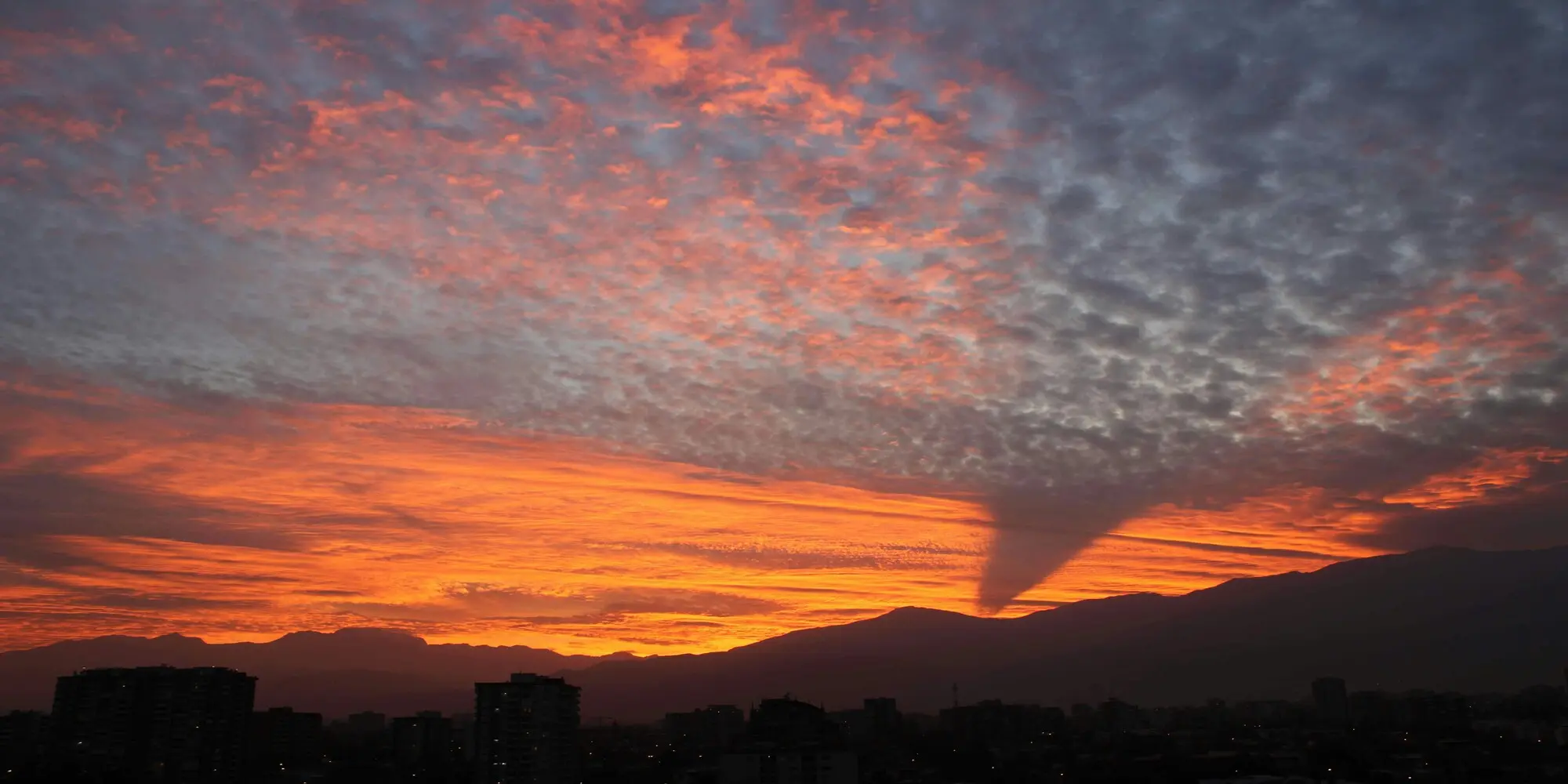 Atardecer capturado con dron en Chile